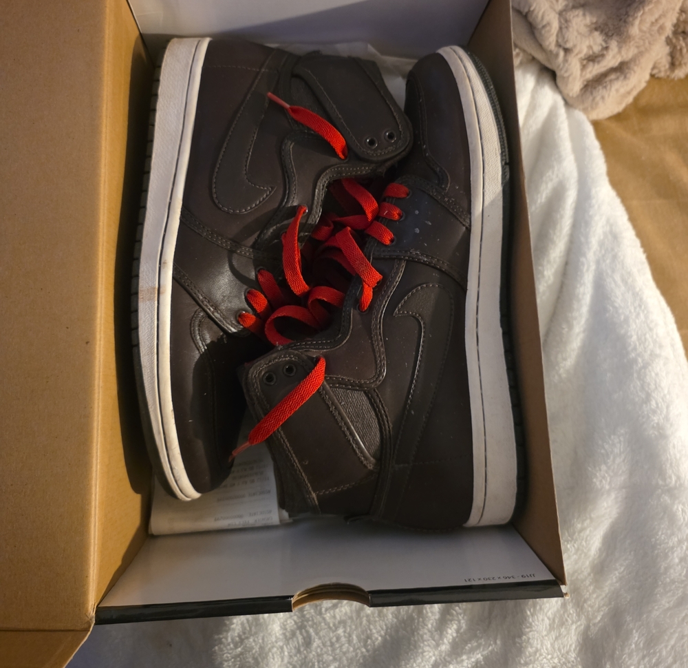 Nike Men’s High-Top Sneakers in Brown with Red Laces